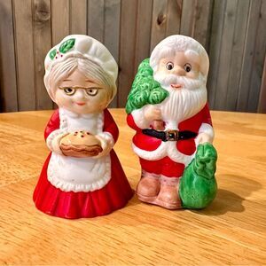 Santa and Mrs. Claus salt and pepper shakers vintage by Russ